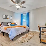 Beautiful House Mins Away From The Airport