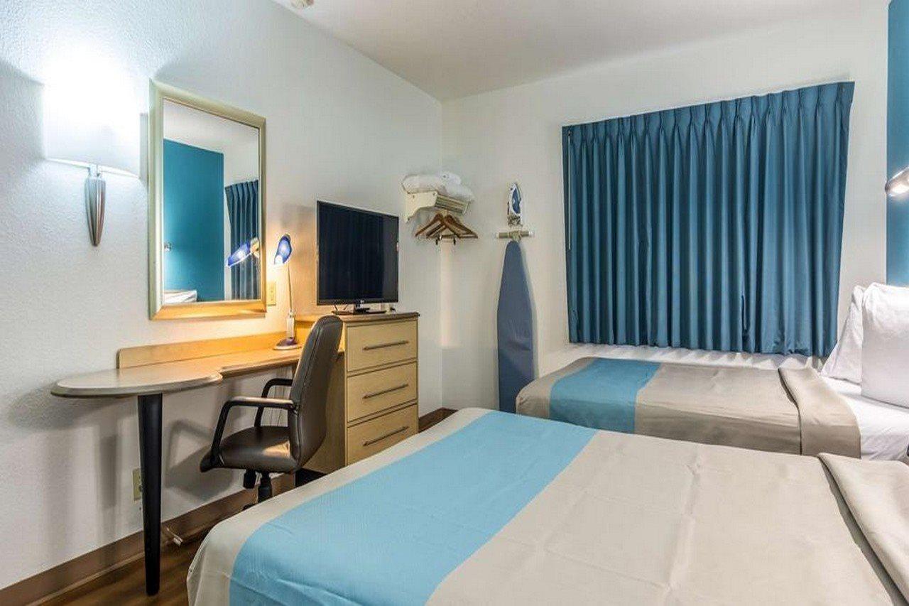 Hotel 6-atlanta, Ga - Downtown 3*