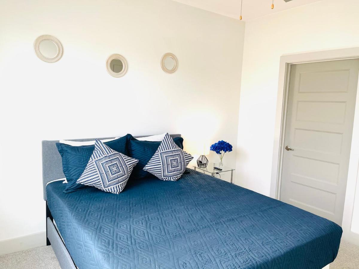 Apartment Greek -- Battery Stadium Lux 2/2