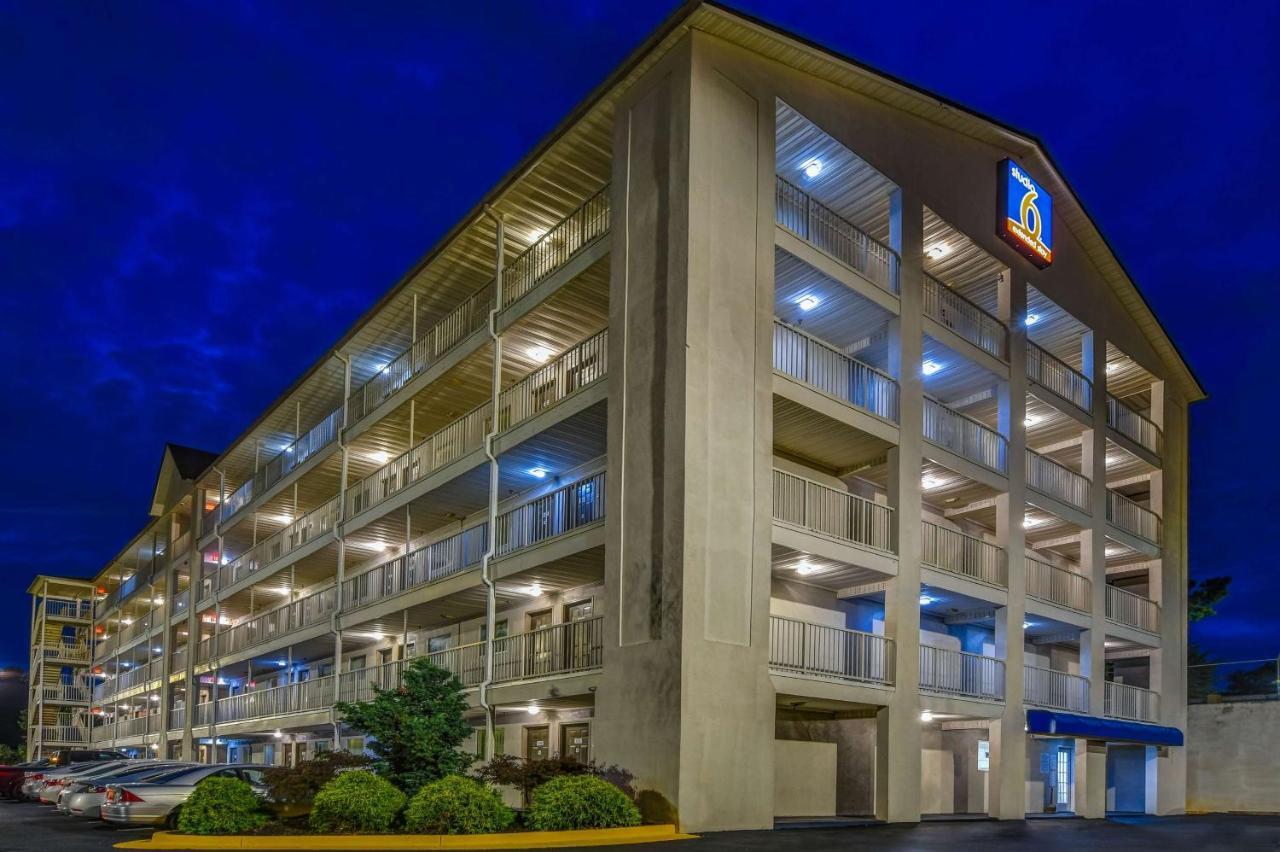 6-atlanta, Ga - Hotel