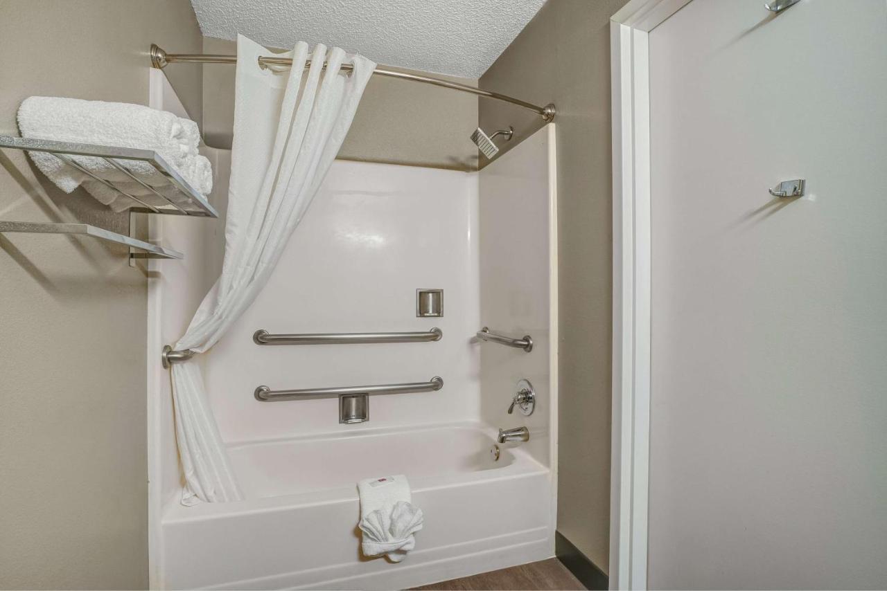 Hotel 6-atlanta, Ga - 2*