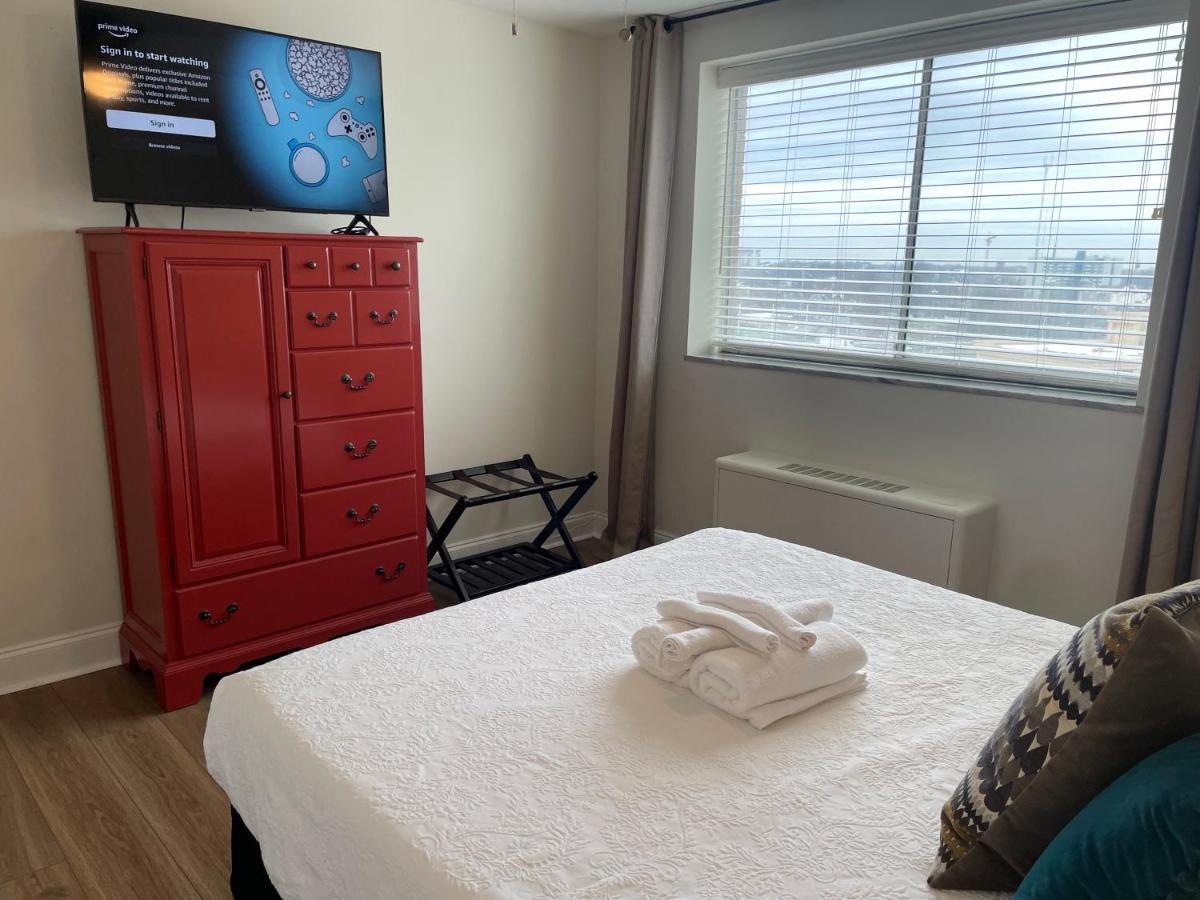 Apartment 1406 Spacious Modern, Fast Wifi, 1 Free Parking *