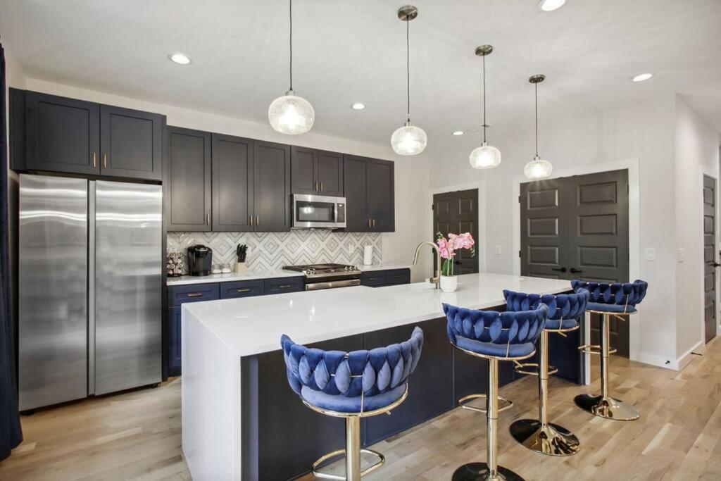 Luxury Event Friendly Atl Pool Table Hot Tub Holiday home
