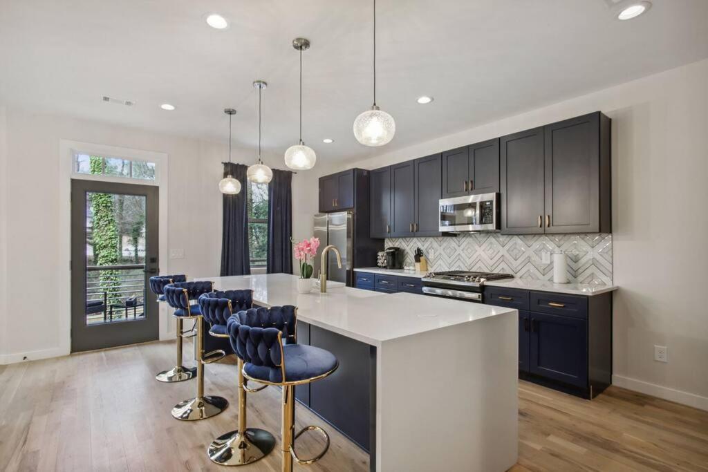 Luxury Event Friendly Atl Pool Table Hot Tub *