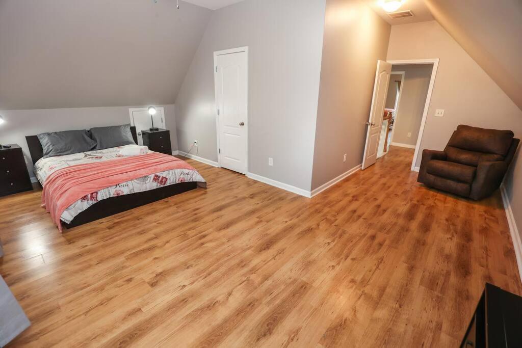Mbz Stadium*modern House*king Bed*wi-fi*smart Tv Holiday home Atlanta