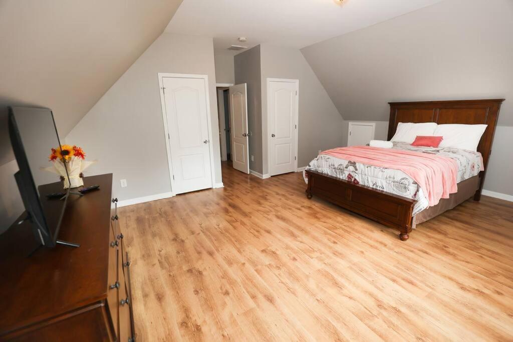 Holiday home Mbz Stadium*modern House*king Bed*wi-fi*smart Tv