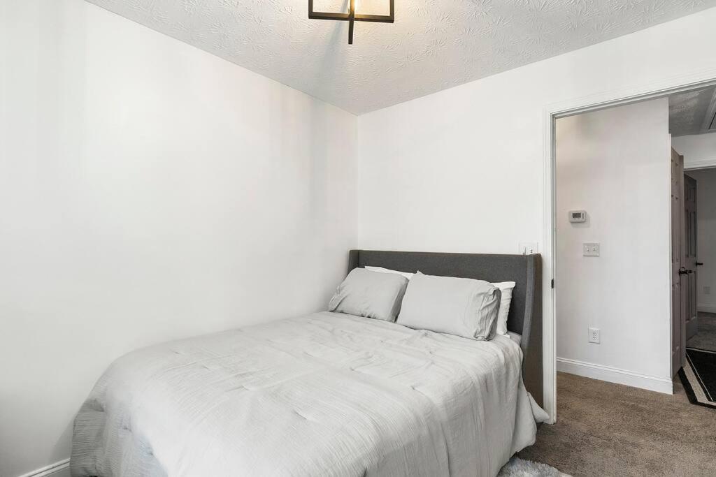 Modern 3bd,2ba Townhome Near Stadiums In Metro-atl Holiday home Atlanta