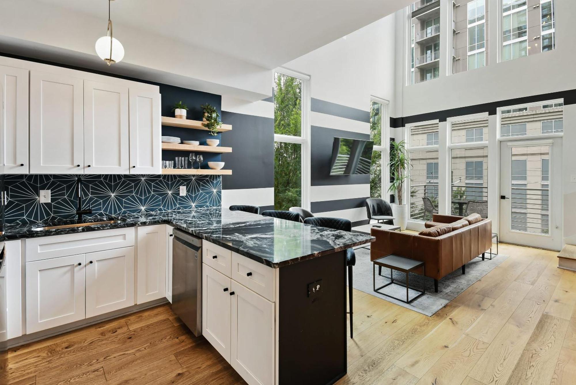 Apartment Iridescence Center Midtown Piedmont Park King Bed Loft *