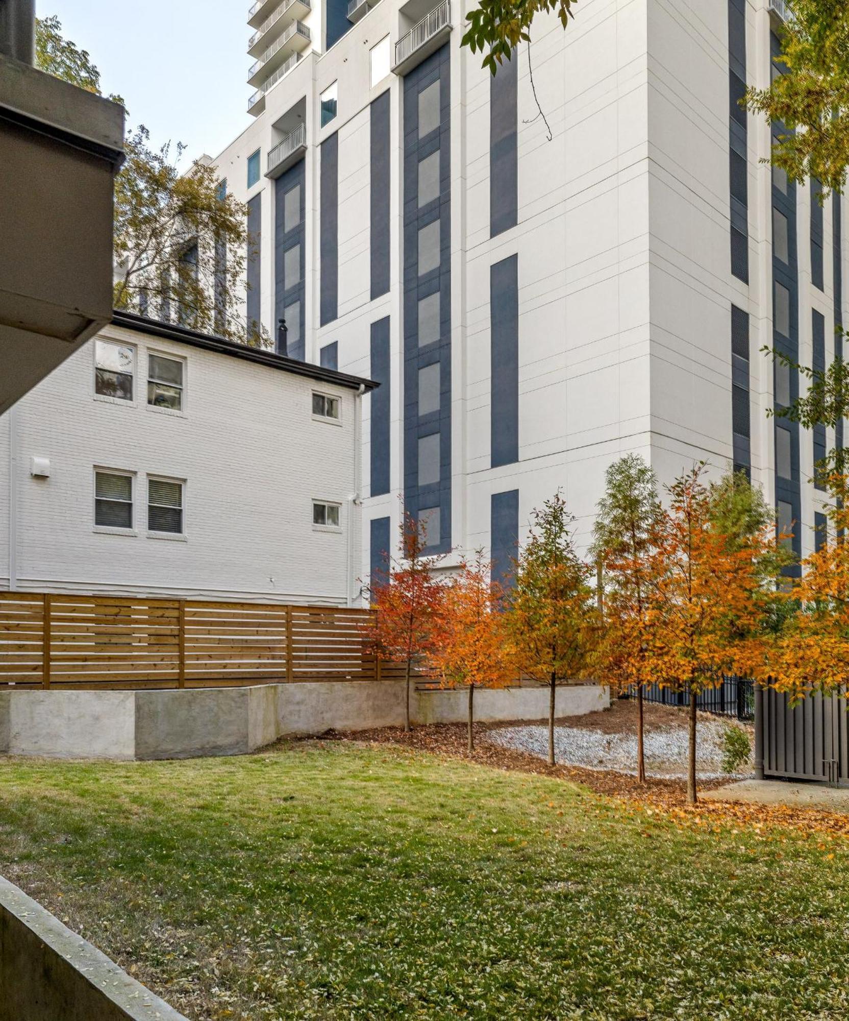 Iridescence Center Midtown Piedmont Park King Bed Loft