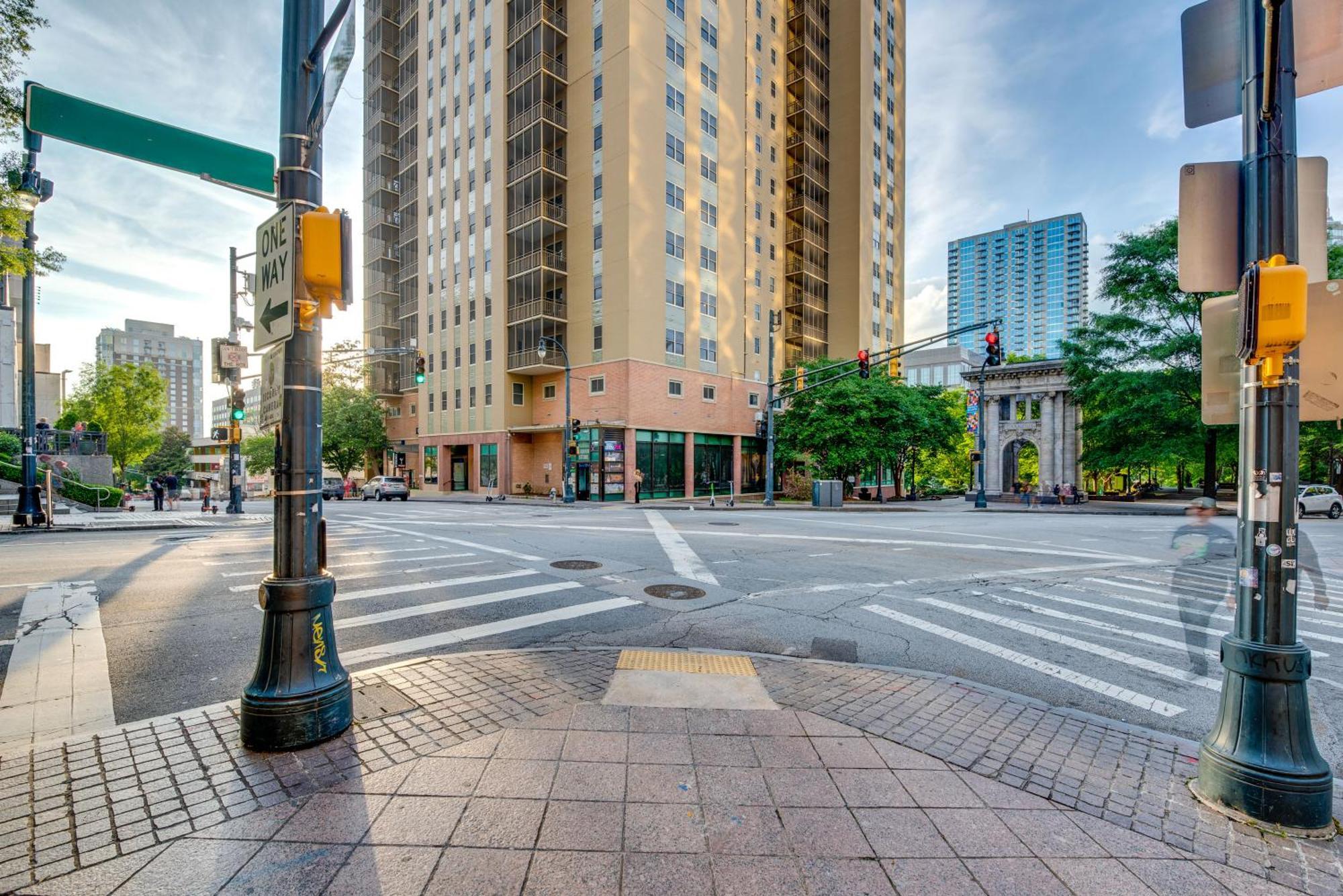 Walkable Downtown With Private Balcony