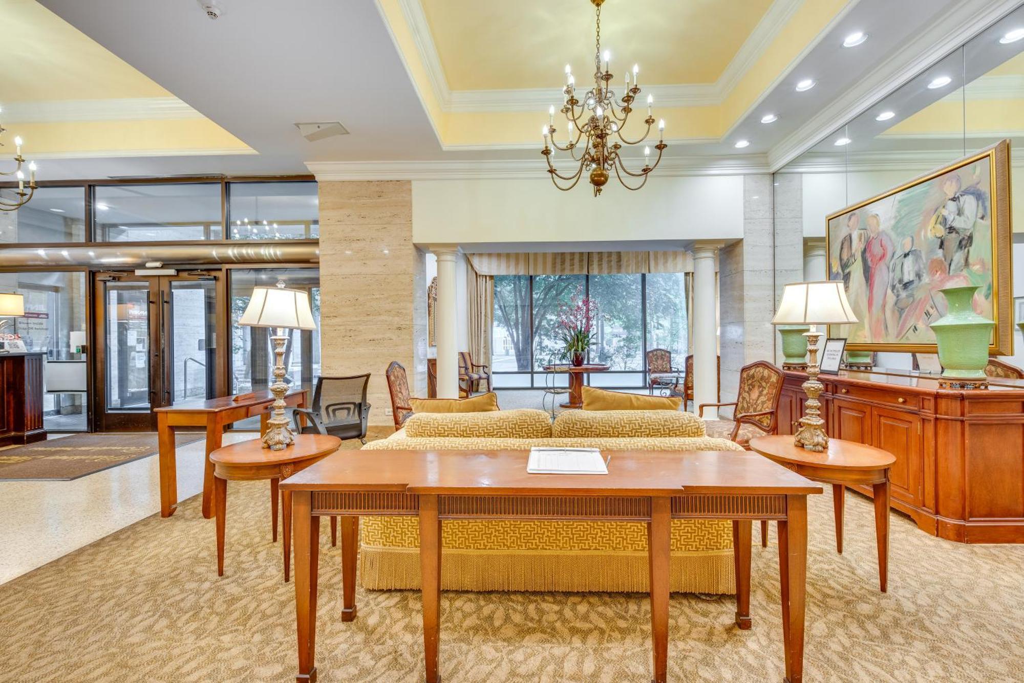Apartment Walkable Downtown With Private Balcony Atlanta