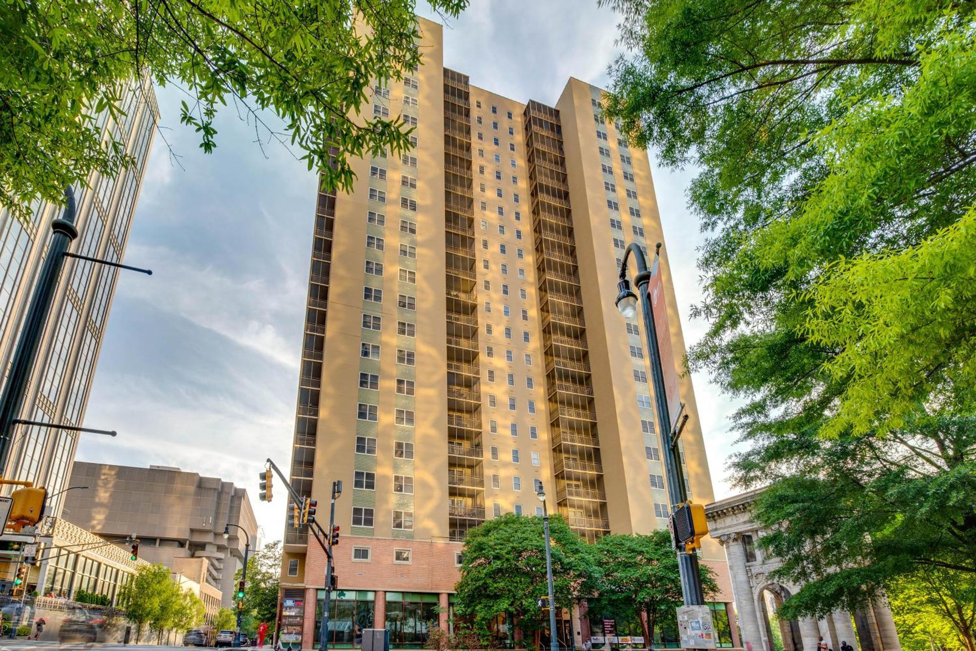 Walkable Downtown With Private Balcony * Atlanta