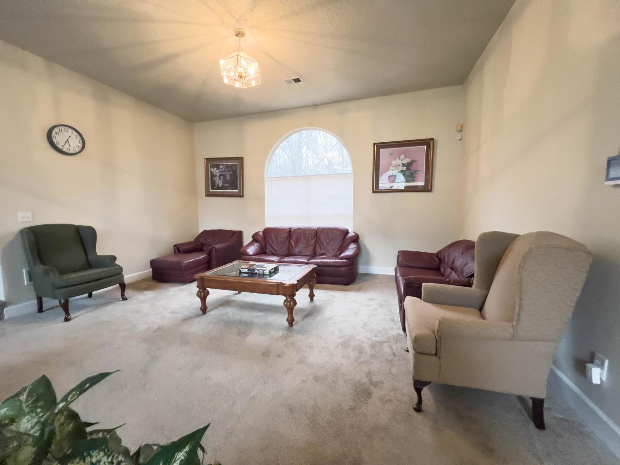 2 Luxury Bedrooms, 1 Bath, Shared Kitchen And Shared Living Areas Holiday home *