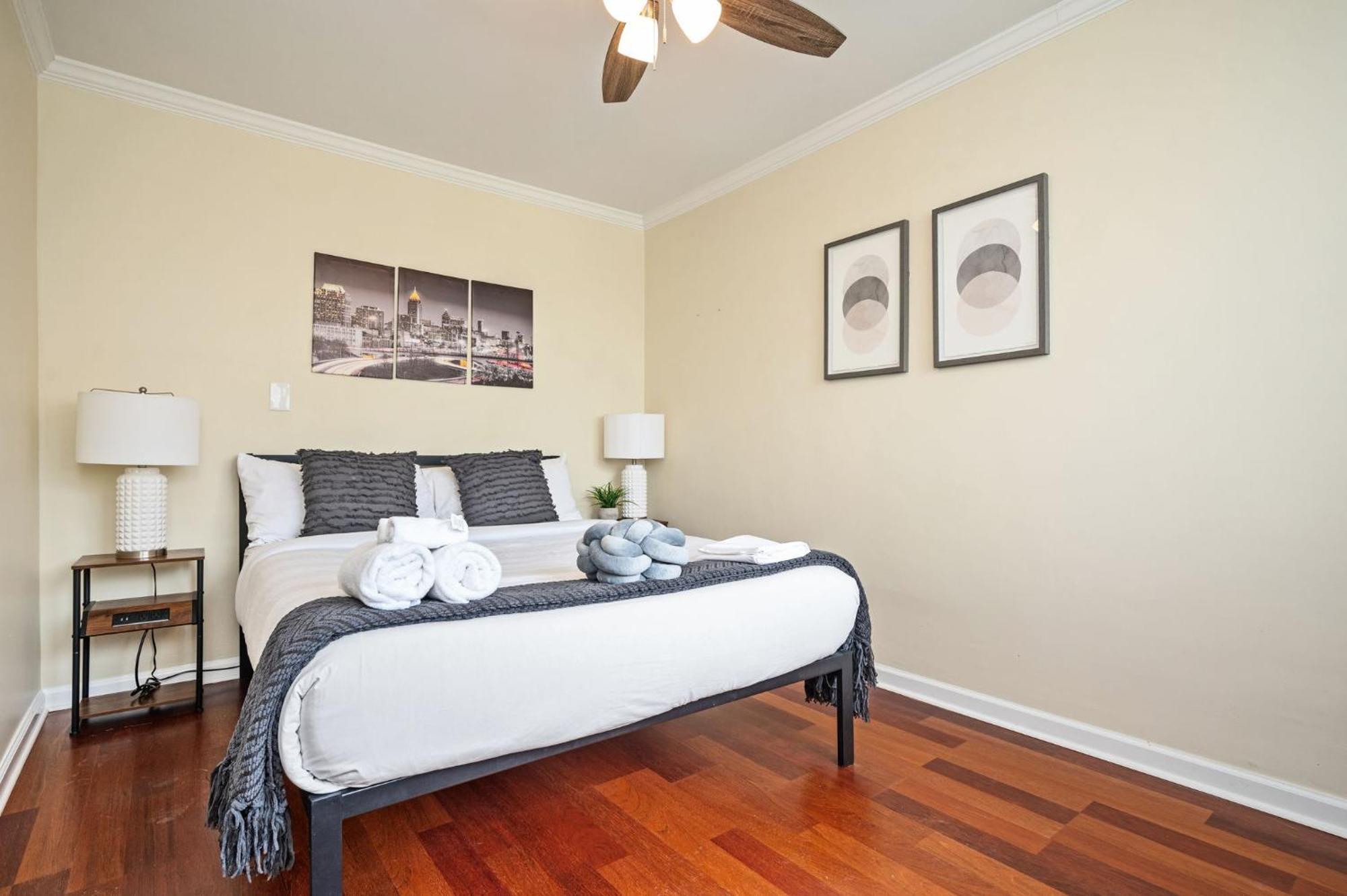 View Newly Renovated 3 Beds With Free Parking Lm2209 Apartment *