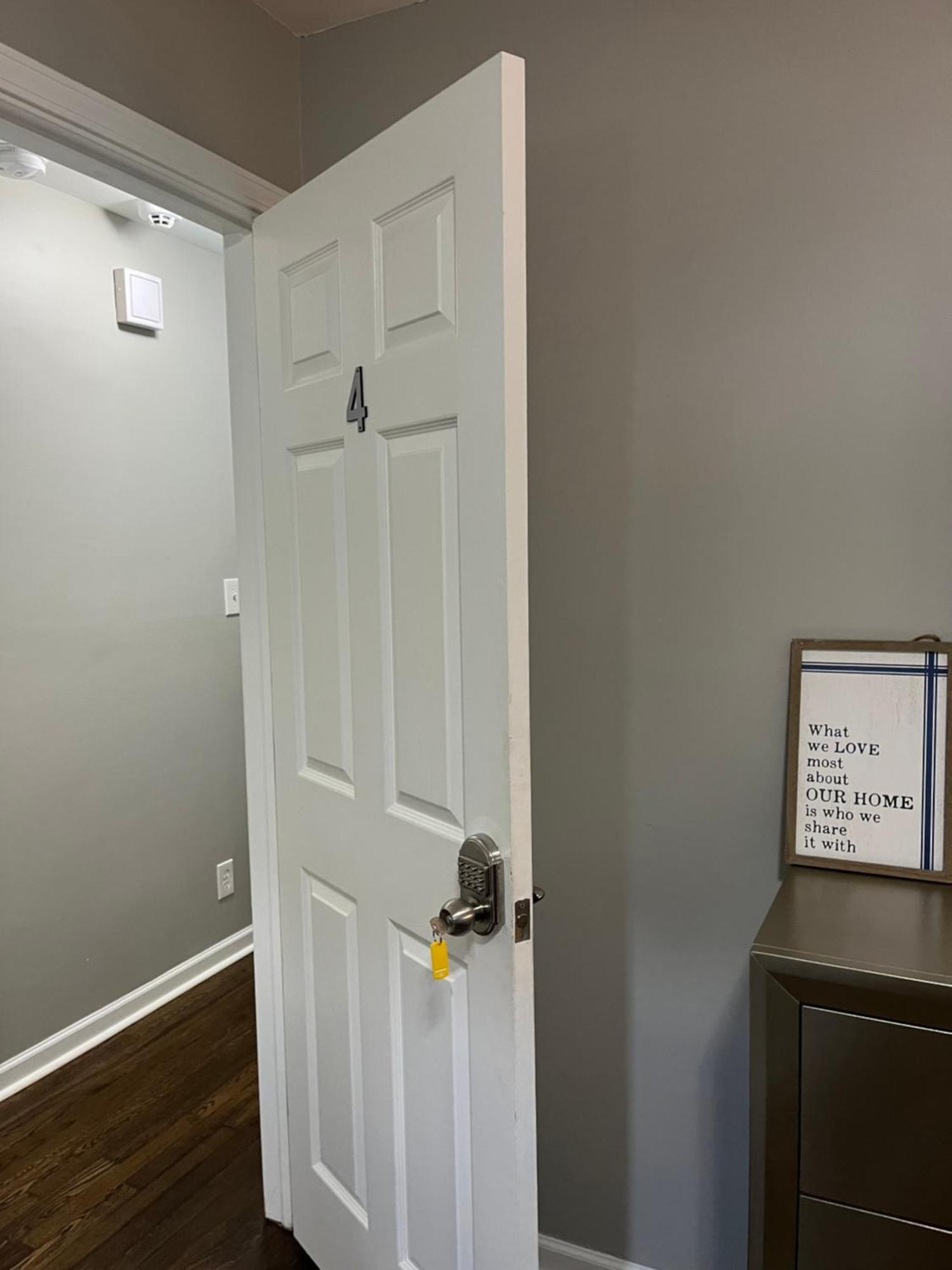 Hillandale Private With Shared Bathroom Homestay *