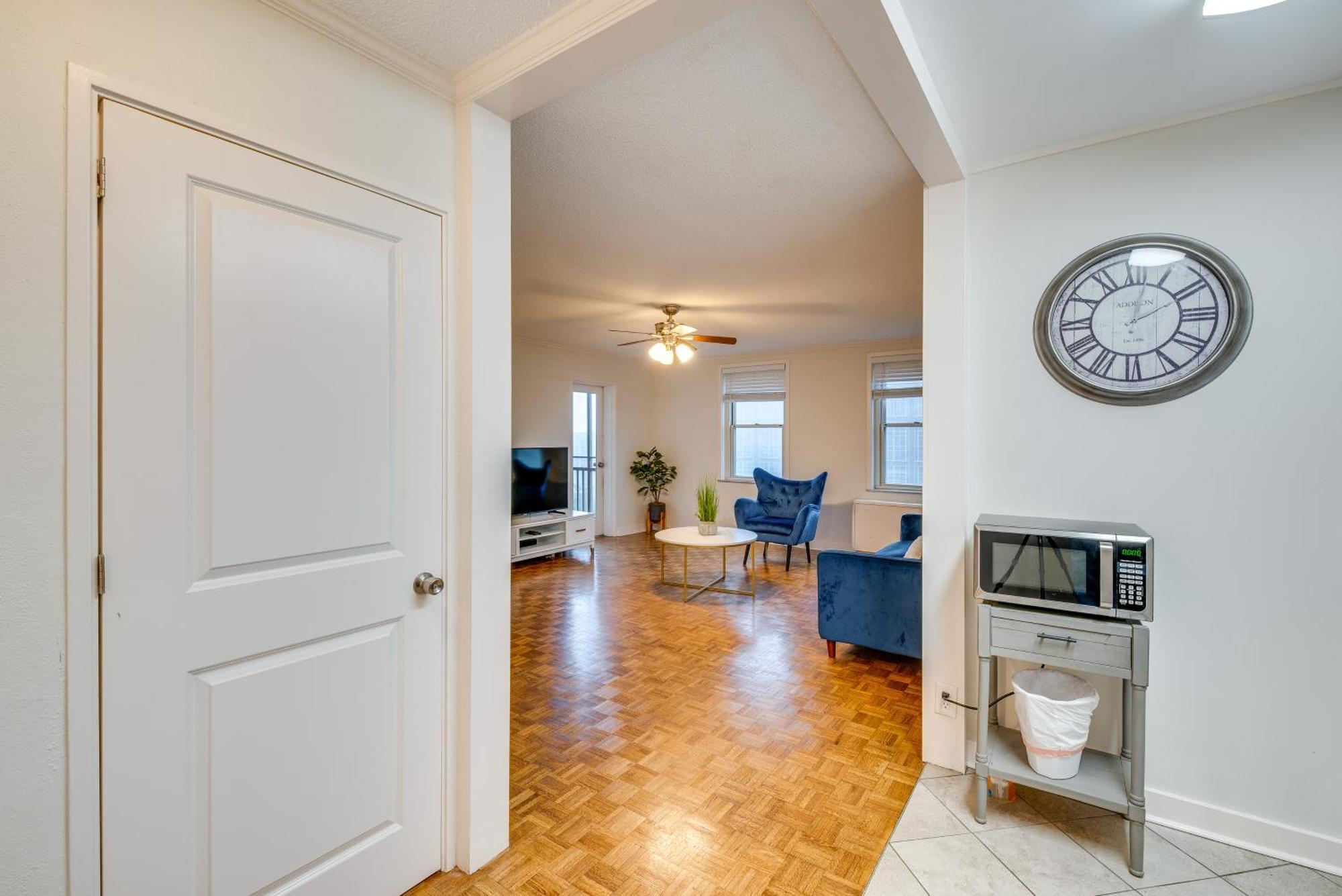 Walkable Downtown With Private Balcony Apartment Atlanta