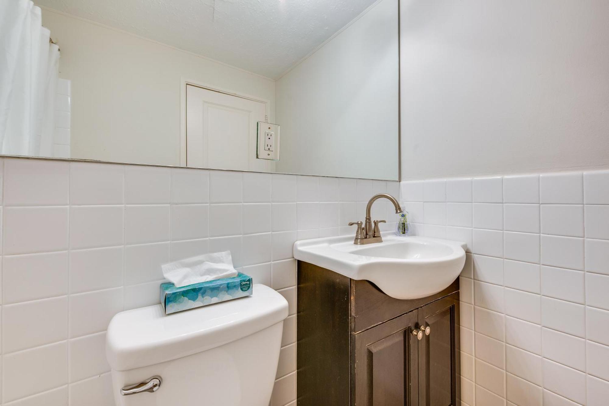 Walkable Downtown With Private Balcony *