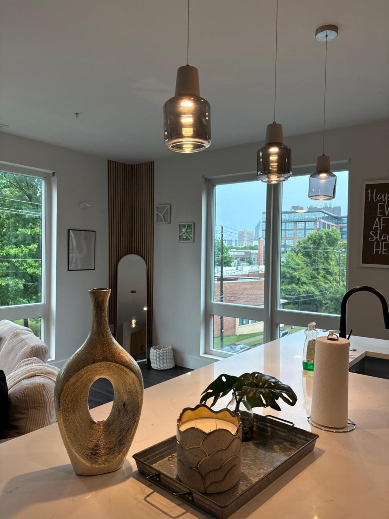 2bd Midtown Atl W-balcony & Black Truck Option * Atlanta