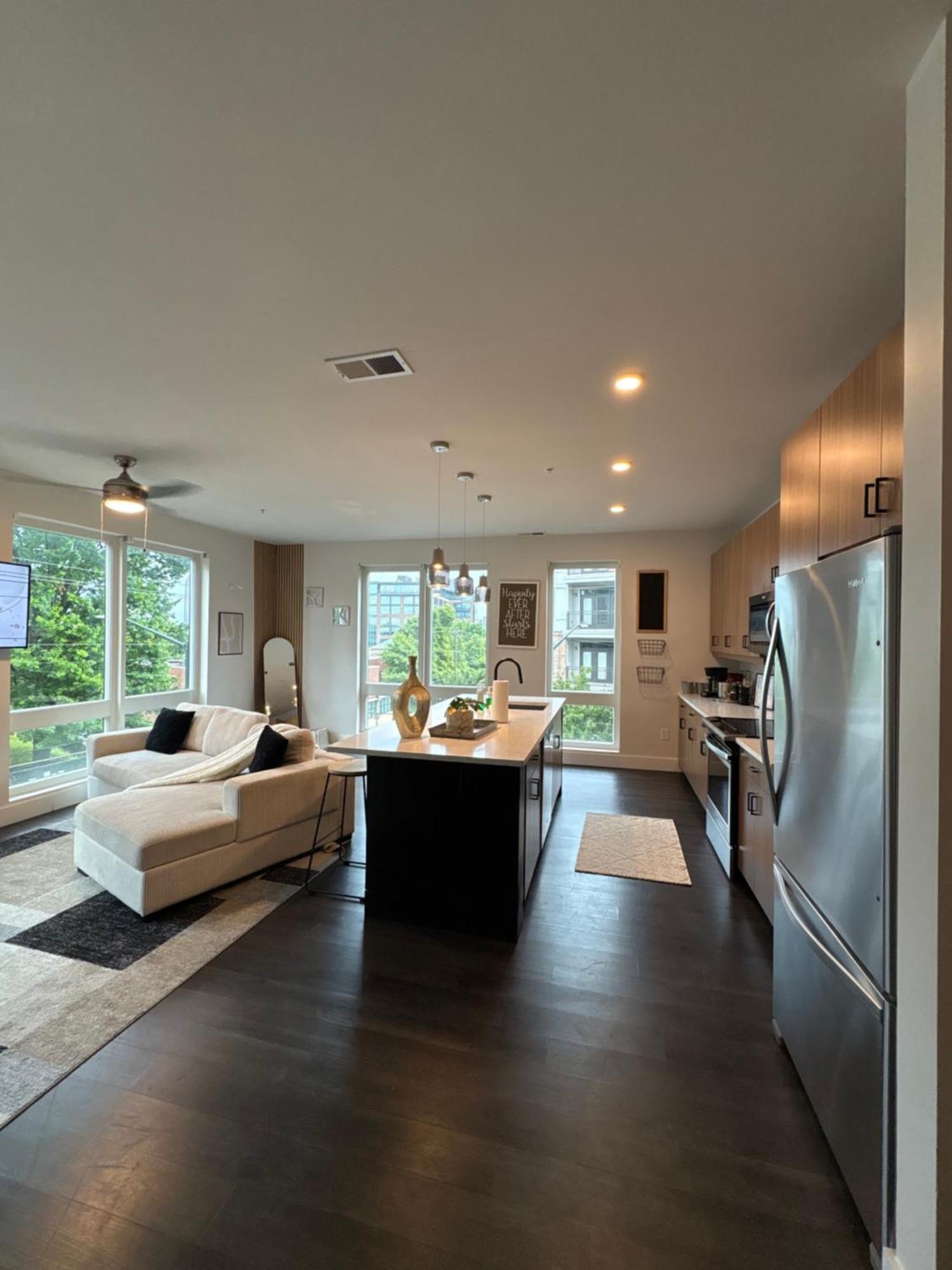 2bd Midtown Atl W-balcony & Black Truck Option *