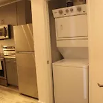 Luxury 1Brmapt With Skyline Rooftop Access