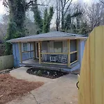 Cozy Vintage Farmhome - Downtown Atl