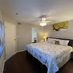 Elegant Classy 2 Bedroom Suite