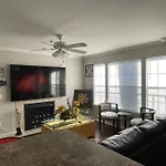 Elegant Classy 2 Bedroom Suite