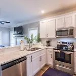 Beautifully Nestled Family Friendly Home 3 Miles To Mbs