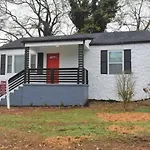 Luxurious Two-Bedroom Home In The Heart Of Atlanta