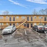 Cool And Comfy Apartment In Mechanicsville