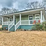 East Point Home About 6 Mi To Downtown Atl