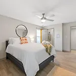 Boho Chic 2Bedroom Walking Distance To The Battery