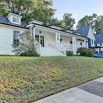 Modern Farm House In Heart Of The City- Sleeps 12