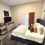 Stylish, Fully Furnished Home In Dwtn Atlanta