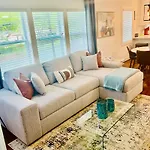 Grove Park- \'Newly Renovated\' Home- Just Mins From Midtown/Downtown Atlanta.