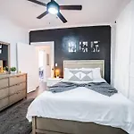 Humble Bungalow 3 Miles Dt