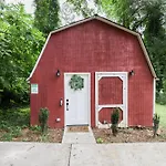 Peaceful Barn Getaway Fire Pit & Daybed Free Pk
