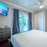 Modern 2 Bedroom Apt Near Mercedes Close To Everything!