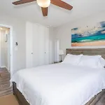 Welcoming Barn, 2 Bedroom & 1 Bath & Parking