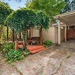 3-Bed 2&Half-Bath Pet Friendly Atlanta Buckhead Home