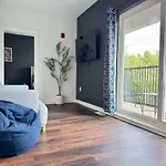 Luxury 4Beds 3Baths 2Balcony Penthouse 542Blvd