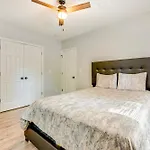 Sleek Home Rental Near Downtown Atlanta!