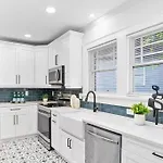 Less Than 10 Mins From Downtown, Early Checkin-Subject To Availability, Pool Table