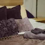 King Size Modern Comfort Near Mercedes Benz Stadium