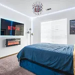 West Midtown Views - King Bed - Indoor Fireplaces