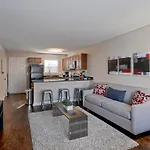 City Center Location With 2 4K Hdtv\'S & King Bed