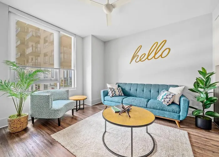 Contemporary Living In Buckhead 2Bds/2Ba