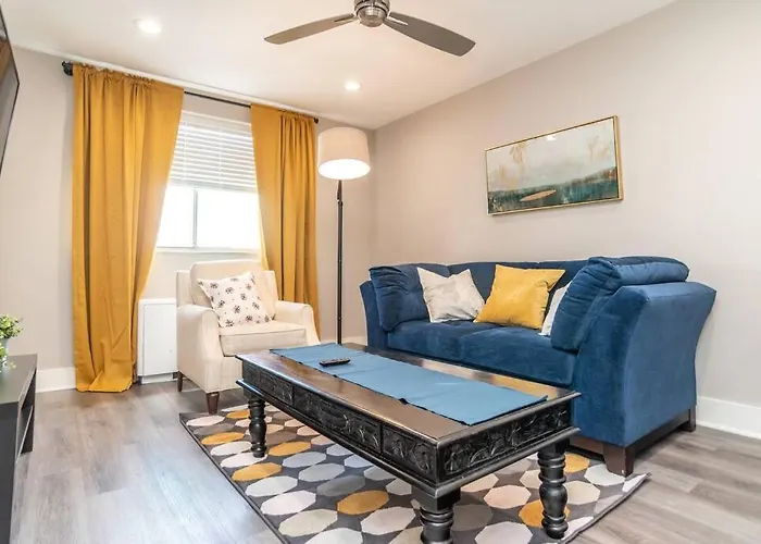Downtown 1Bd Condo Excellent View! Onsite Parking Lm1704