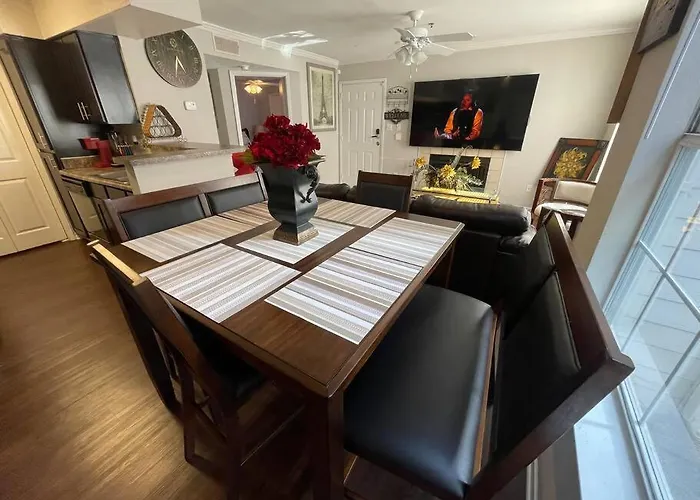 Elegant Classy 2 Bedroom Suite