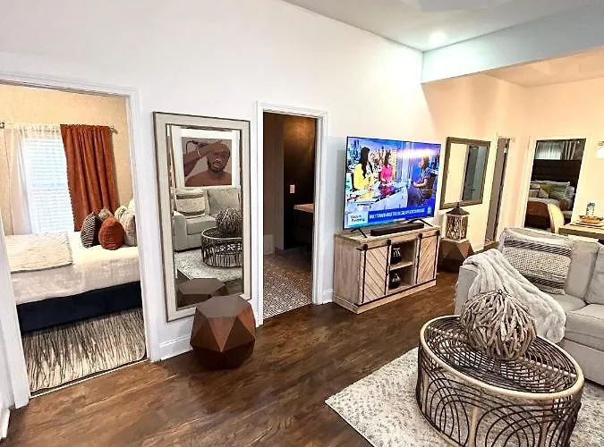 Stylish, Fully Furnished Home In Dwtn Atlanta